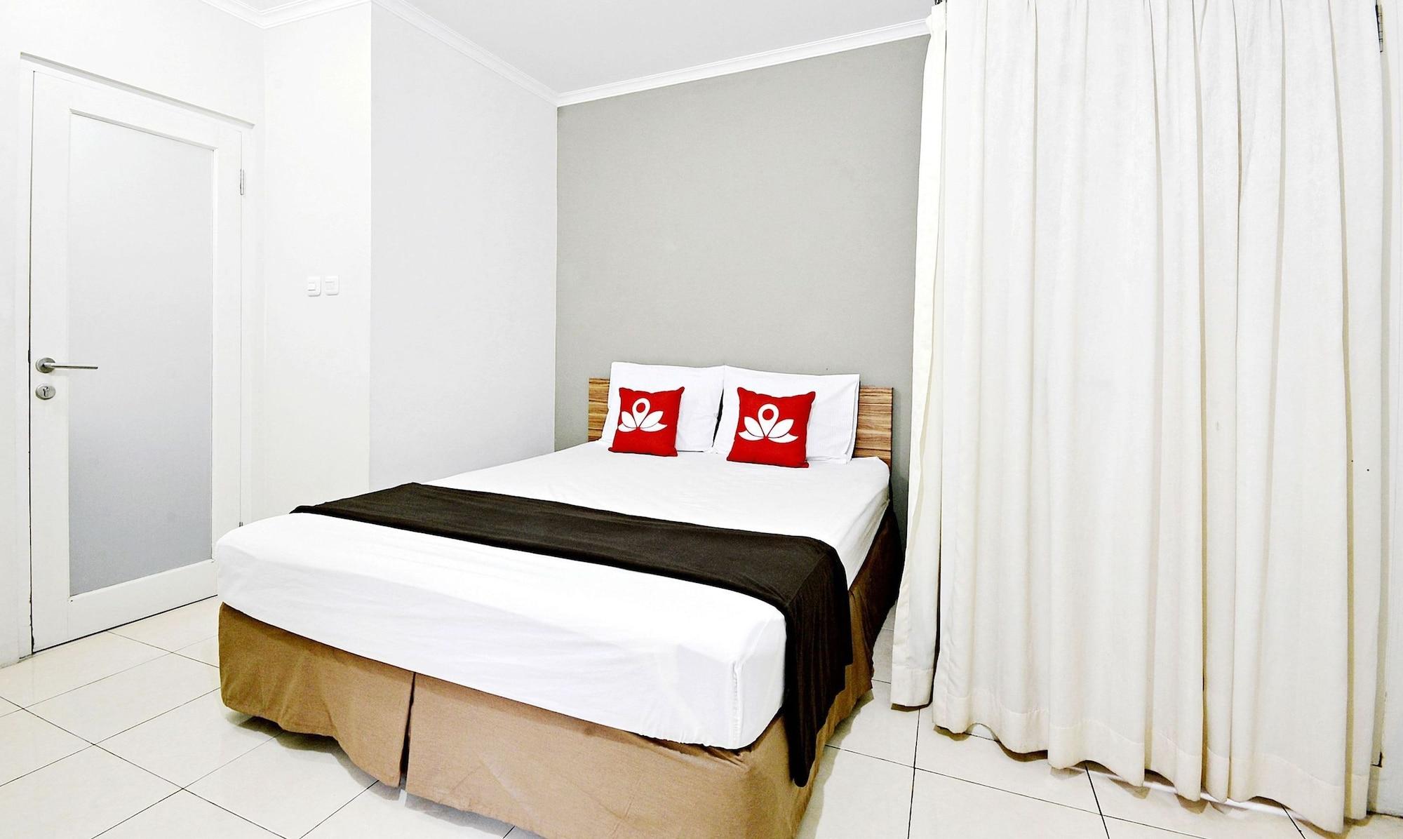 Zen Rooms Mampang Prapatan Jakarta Exterior photo