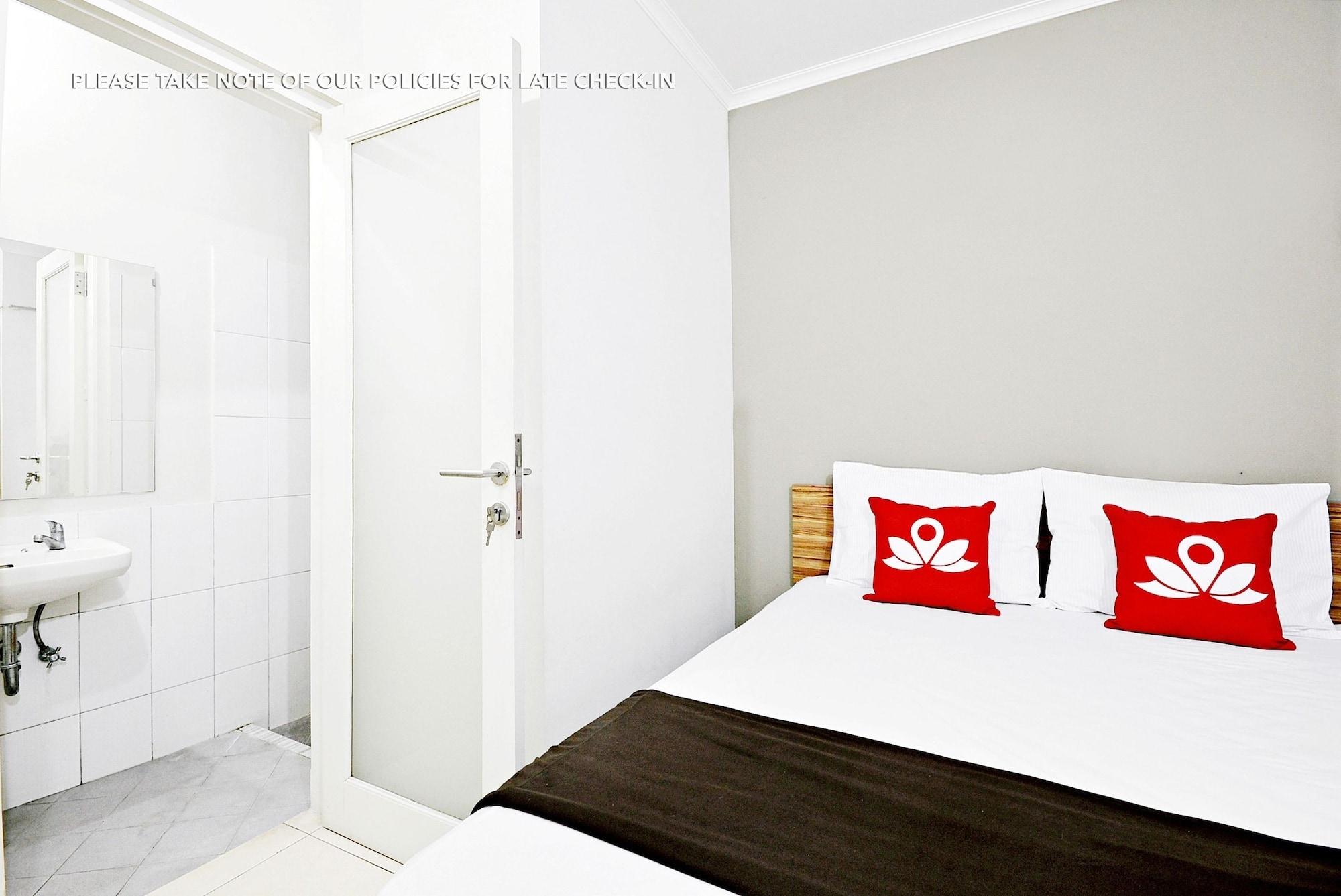 Zen Rooms Mampang Prapatan Jakarta Exterior photo