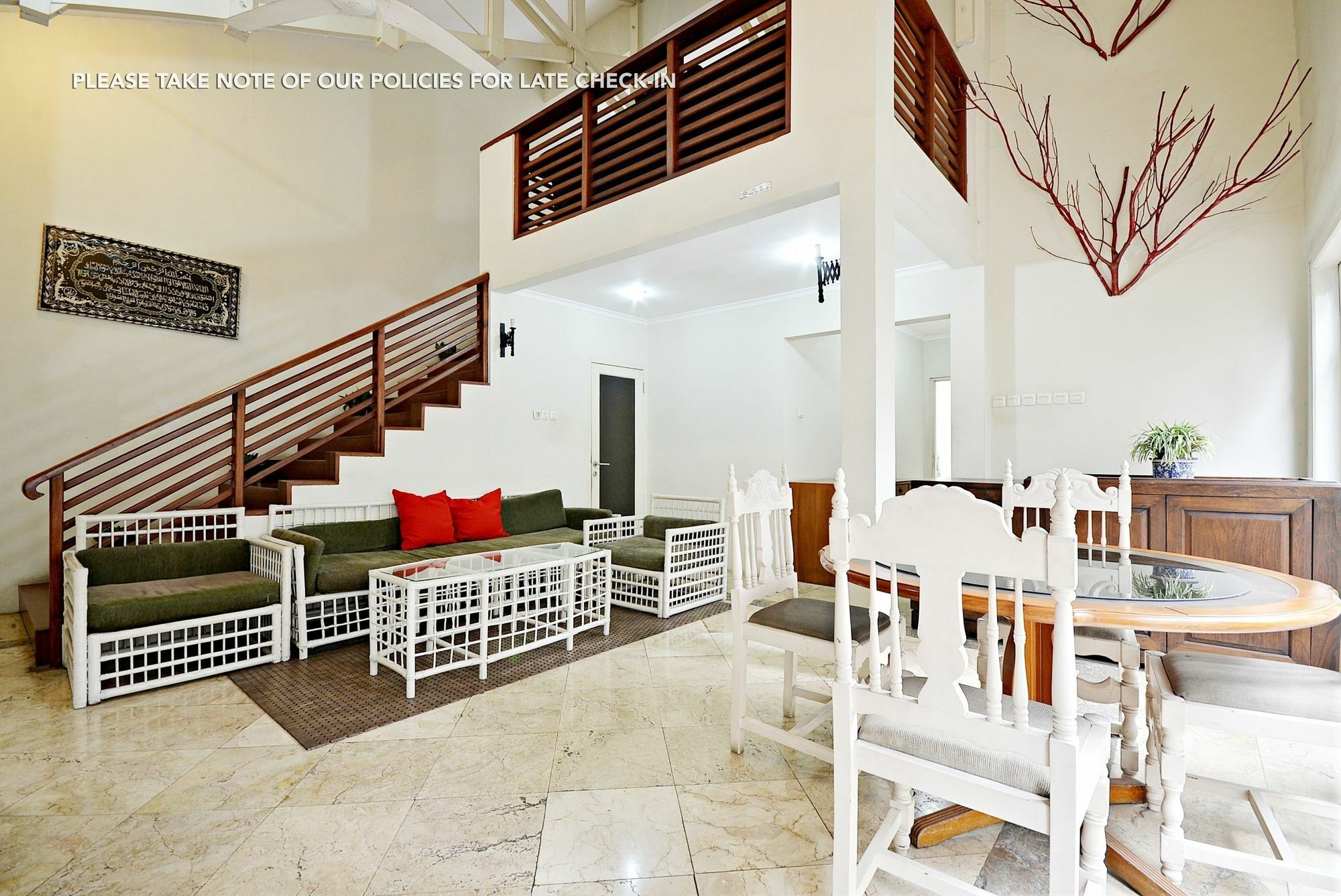 Zen Rooms Mampang Prapatan Jakarta Exterior photo