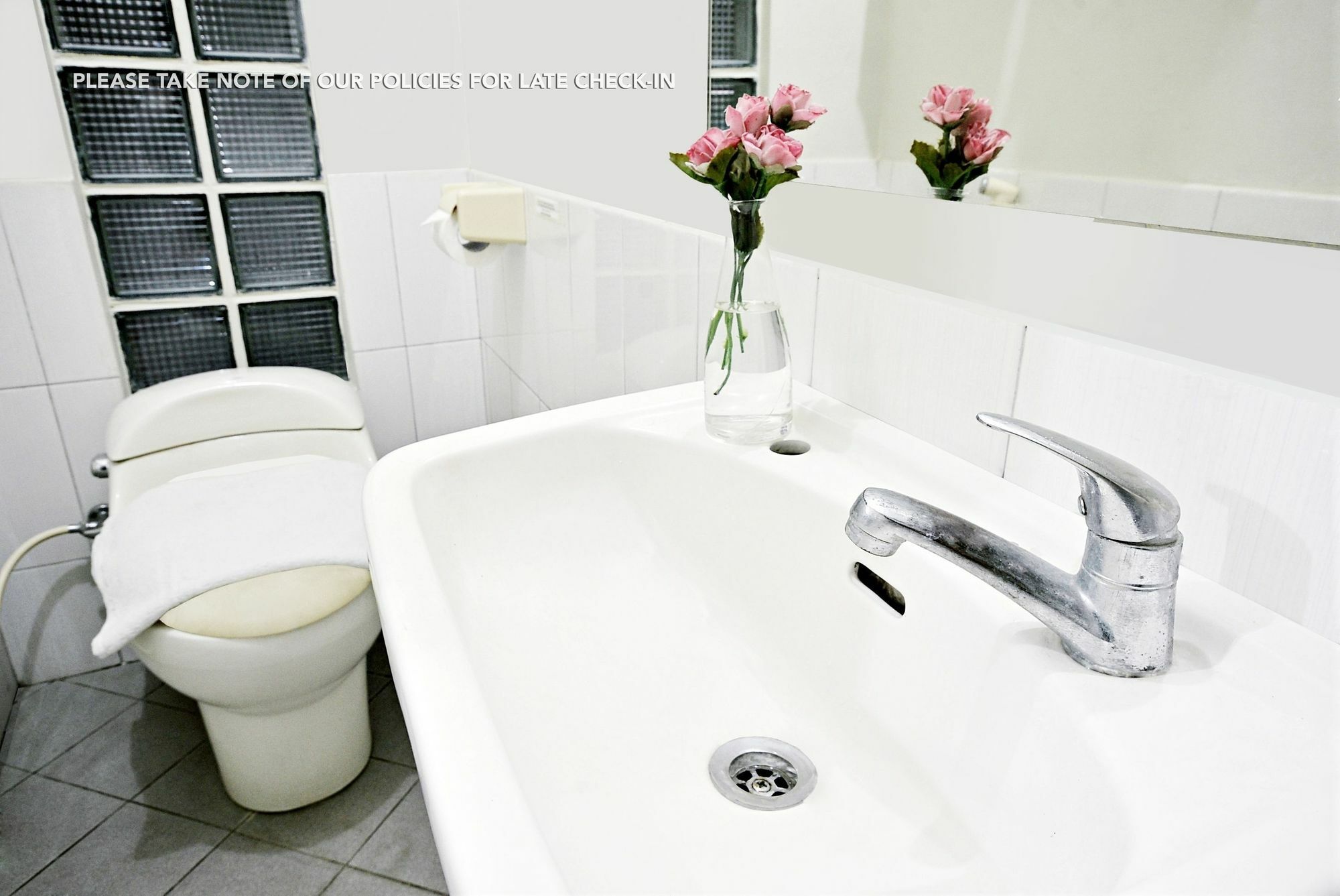 Zen Rooms Mampang Prapatan Jakarta Exterior photo